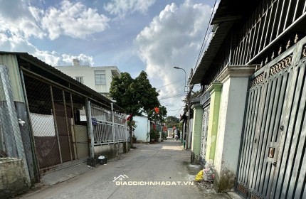 ĐÁT THỔ CUW/ PHẠM THỊ GIÂY